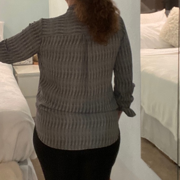 Cross-body v-neck blouse - Picture 8 of 8